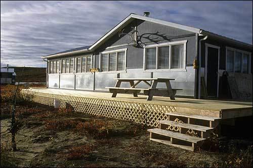 Peterson'S Point Lake Lodge Yellowknife Buitenkant foto