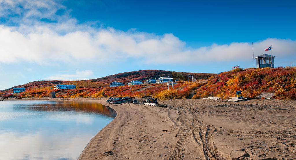 Peterson'S Point Lake Lodge Yellowknife Buitenkant foto